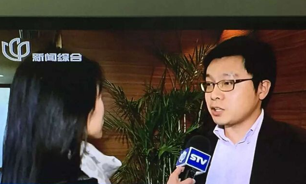 热门:罗永浩和苹果发布会撞日子，“新旧大战”谁更出彩？